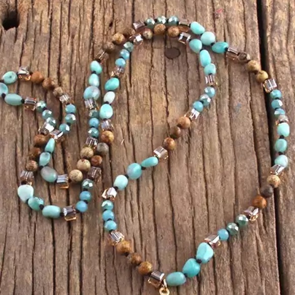 Green Aventurine Quartz Pendant Necklace - Picture 4 of 4